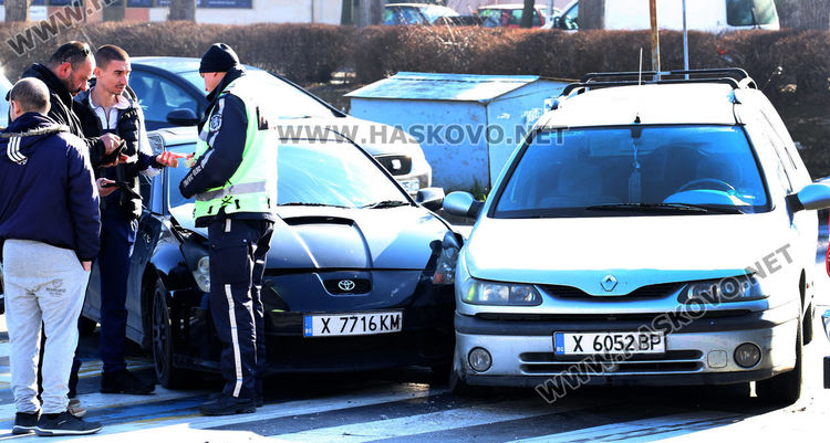 Рено и Тойота катастрофираха на „Лебеда”