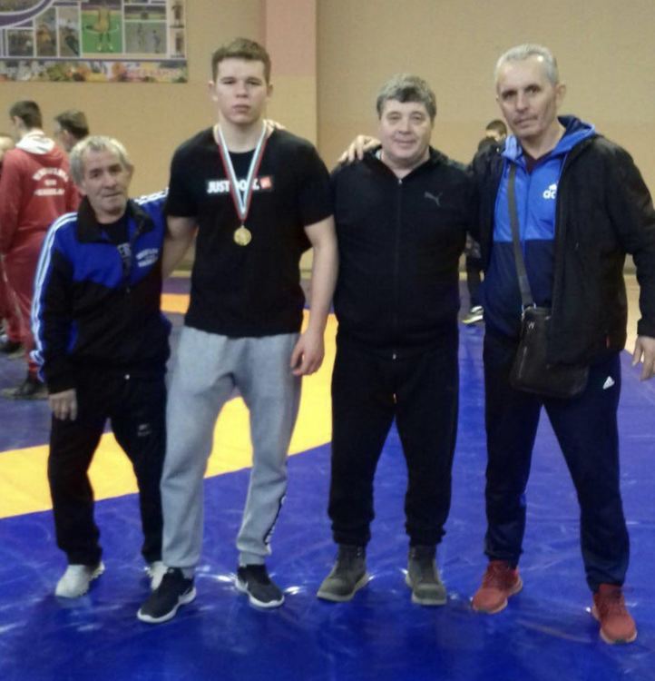 Адил Мехмедали с шампионска титла от Републиканското първенство по борба 