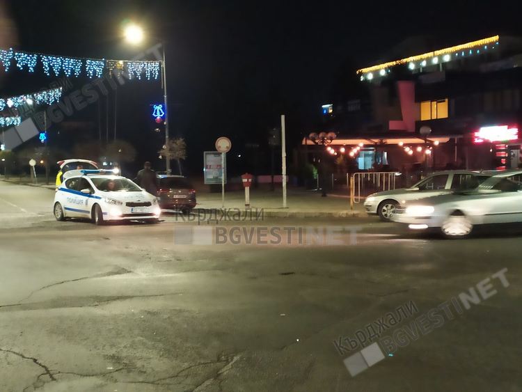 Пиян нацели снощи пътен знак на "Беломорски", "Фолксваген" причини верижна катастрофа