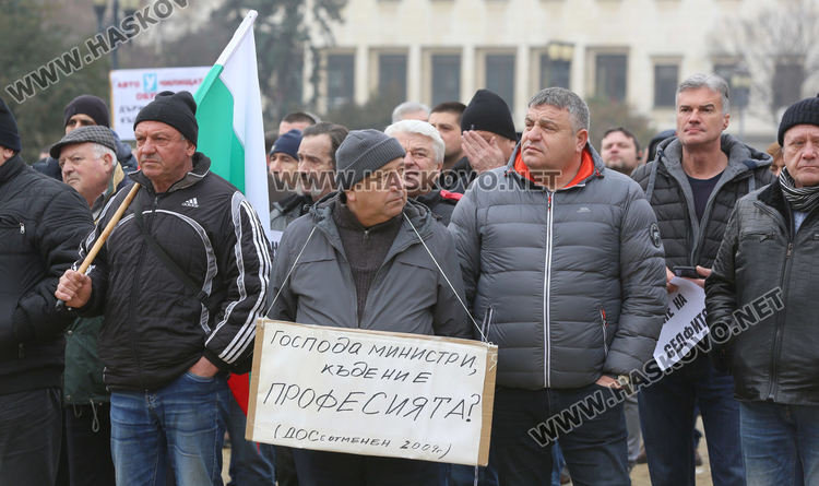 Стопираха Наредба 37, автоинструкторите участват  в работна група по промените