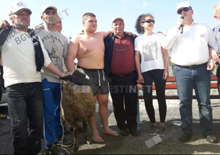    Откритие на школата по борба в Кърджали бе обявен за най-техничен състезател при юношите в страната