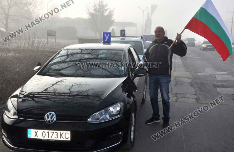 10 коли с автоинструктори от Хасково потеглиха към София за националния протест