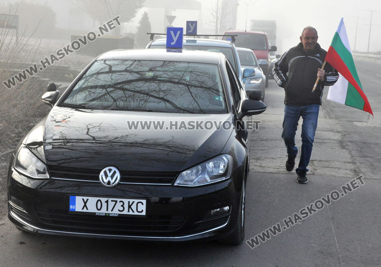 10 коли с автоинструктори от Хасково потеглиха към София за националния протест