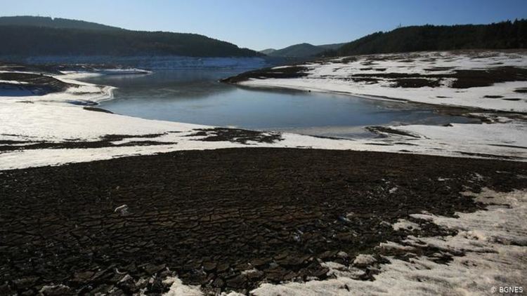 "Некомпетентност": какво пишат чуждите медии за кризата в Перник