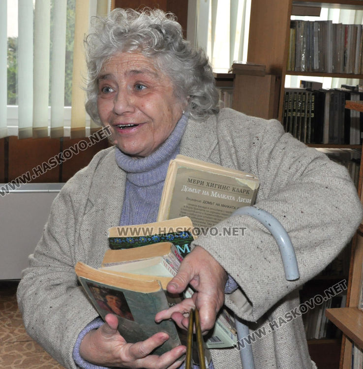 Бивша учителка е читател №1 в Хасково за 2019 г., обича книги за шпионаж и детективи
