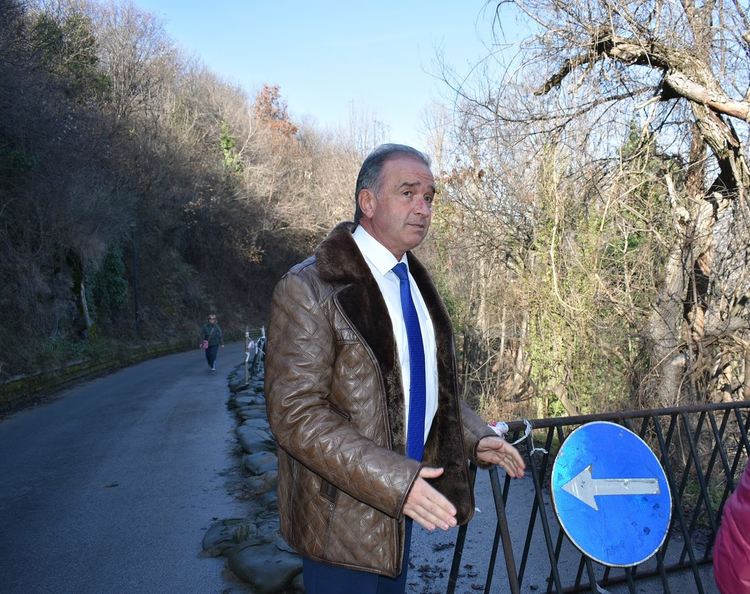 Монтират светофарната уредба на свлачището под Асенова крепост