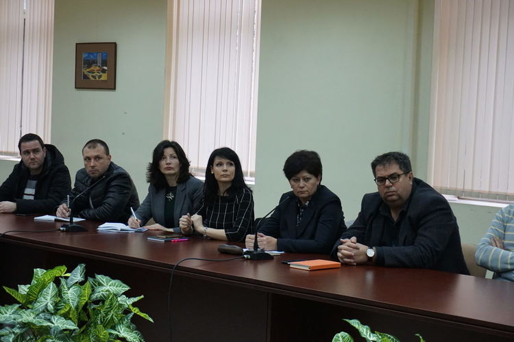 Институциите в Хасково с механизъм за задържане на децата в образованието