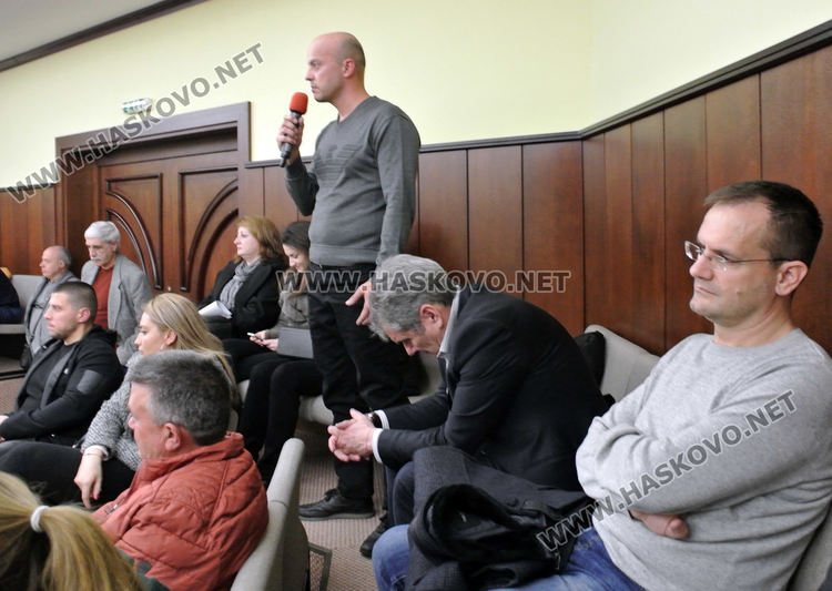 Бюджет 2020 на Хасково да финансира дигитални класни стаи и социален транспорт поискаха на общественото обсъждане