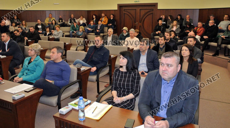 Бюджет 2020 на Хасково да финансира дигитални класни стаи и социален транспорт поискаха на общественото обсъждане
