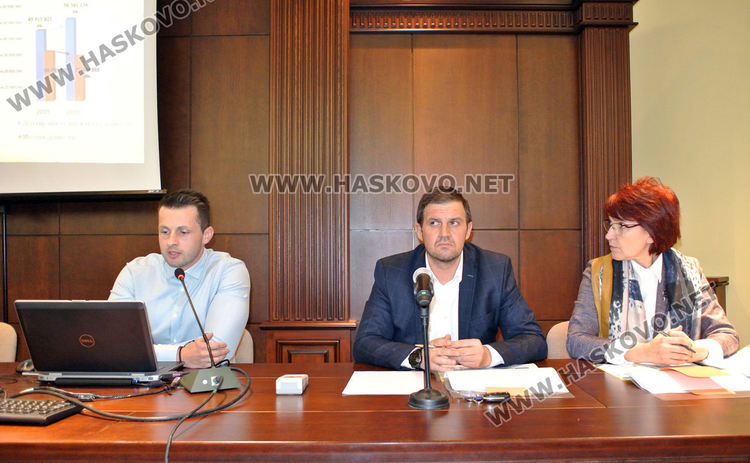 Бюджет 2020 на Хасково да финансира дигитални класни стаи и социален транспорт поискаха на общественото обсъждане