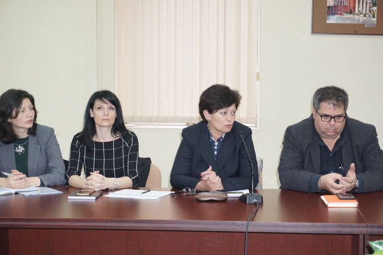 Институциите в Хасково с механизъм за задържане на децата в образованието