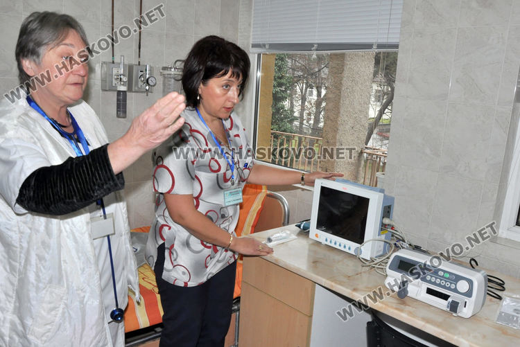 Дарение за 20 хил.лв. в Детското отделение на Хасково от акцията „Жълти стотинки“