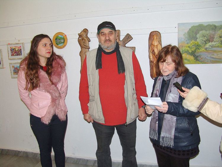 2 541 лв. за лечението на Михаела събра изложбата на димитровградски творци