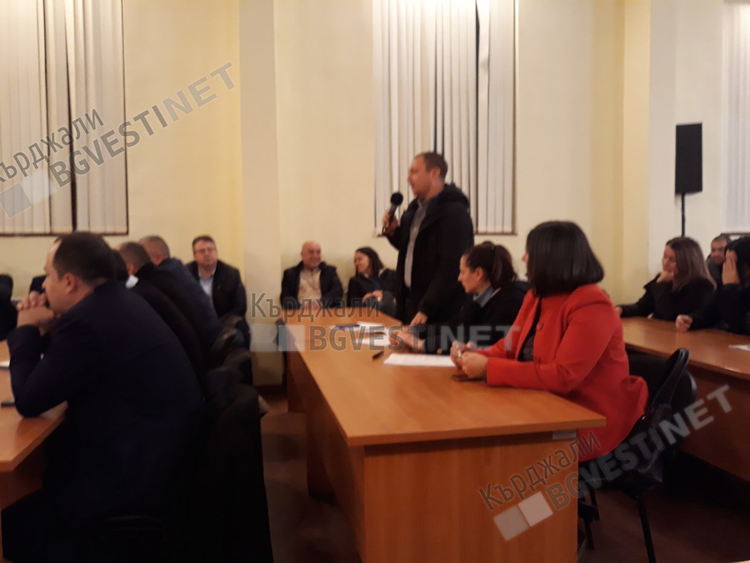 Само трима граждани уважиха общественото обсъждане на бюджета