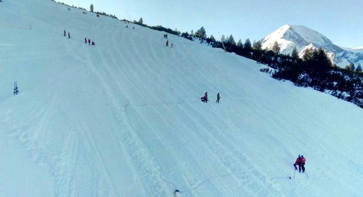 32-ма военни от 101 алпийски полк подготвят пистите в Банско за Световната купа по ски