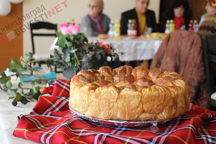 По стар стил отпразнуваха Бабинден в Ябълково - 7 новородени за последната година