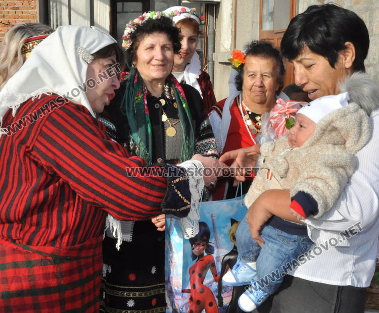 По стара традиция отбелязаха Бабинден в Узунджово 