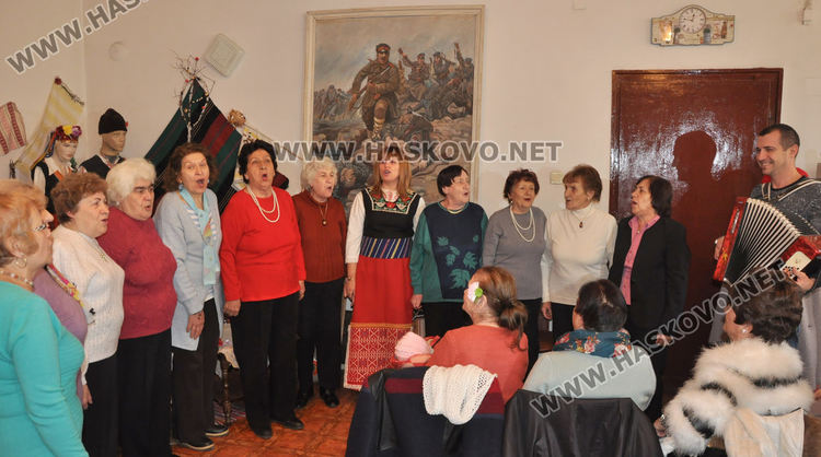 Тракийци отбелязаха Бабинден с възстановка на обичай, веселие и кулинарна изложба