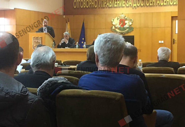 Небивал интерес към обсъждането на местния проектобюджет, залата - пълна, въпросите - десетки