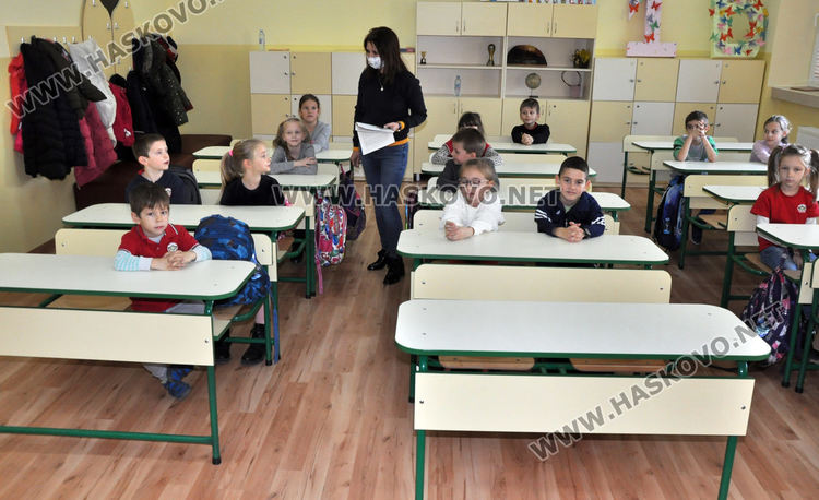 Множество болни ученици в Хасково, в петък решават за грипна ваканция