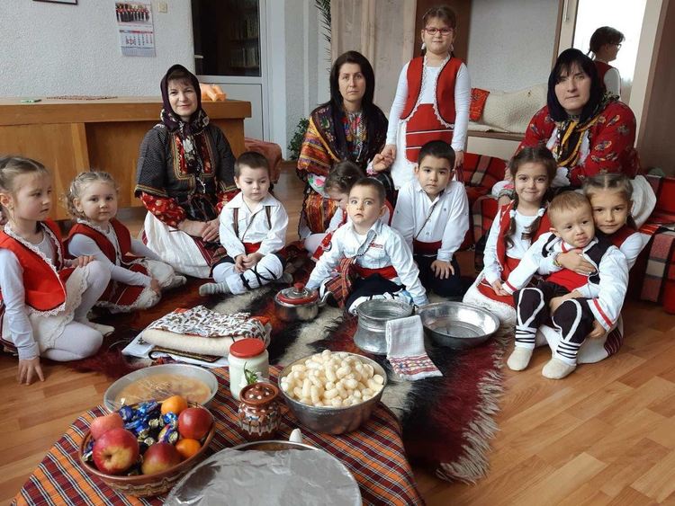 40 жени "бабуваха" и наричаха за повече деца в Златоградско