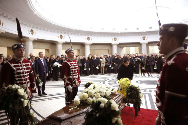 Простихме се с акад. Благовест Сендов