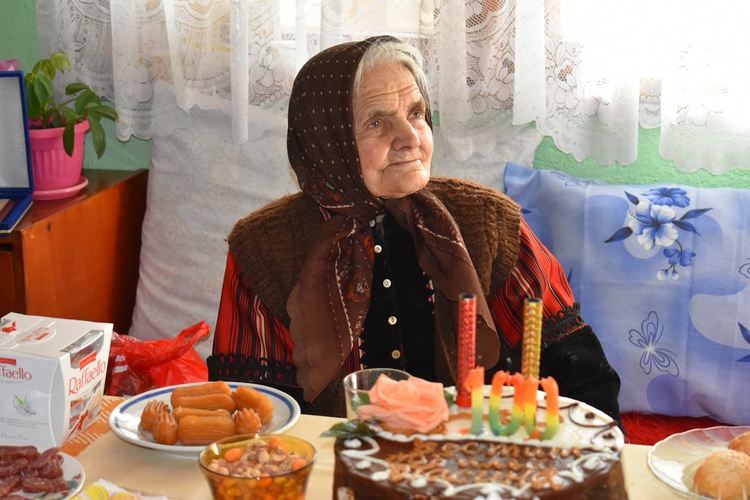 100-годишната баба Пасина с подаръци от Община Асеновград за рождения си ден