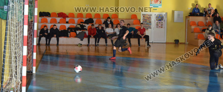 8 отбора спорят в турнир по мини футбол „Купата на кмета 2020“