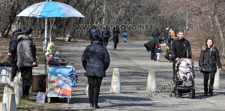 Температурен рекорд в Хасково, живакът стигна 15.5 градуса