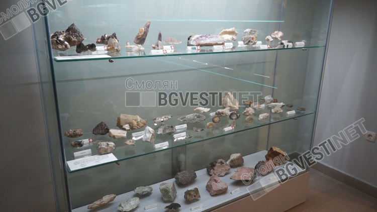 Скъпоценен минерал открит в... зида на Агушевите конаци