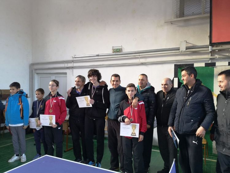 От деца до ветерани в благотворителния турнир по тенис на маса в Смилян, събрал над 2 хиляди лева