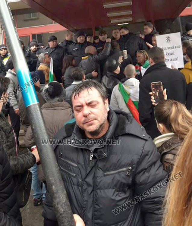 Харманлиец сред обгазените пред МРРБ: Ще докажем, че българите не сме заспал народ