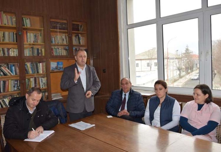 Kметът инж. Изет Шабан на среща с медиците в ардинската болница