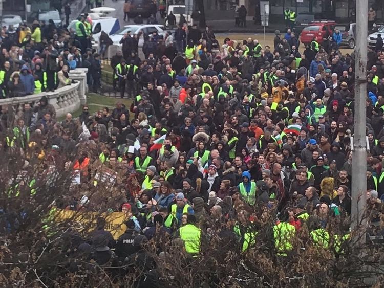 Протест на хотелиери и ресторантьори блокира центъра на София 