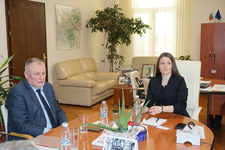 сн: Областна администрация-Хасково