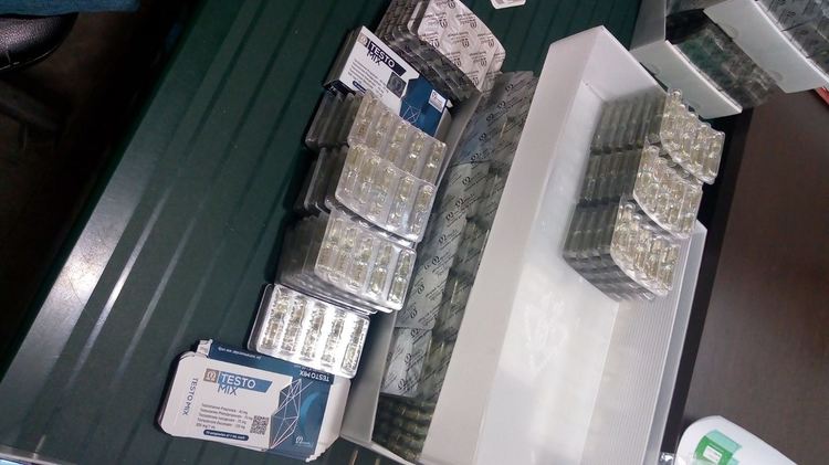 Незаконен цех в Пловдивско бълвал добавки за спортисти