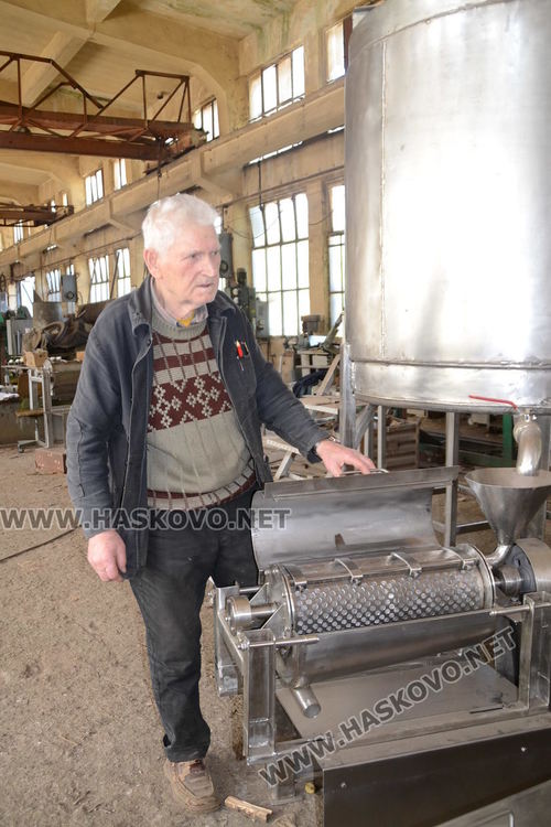 Най-възрастният действащ шлосер отпразнува 90-годишнина