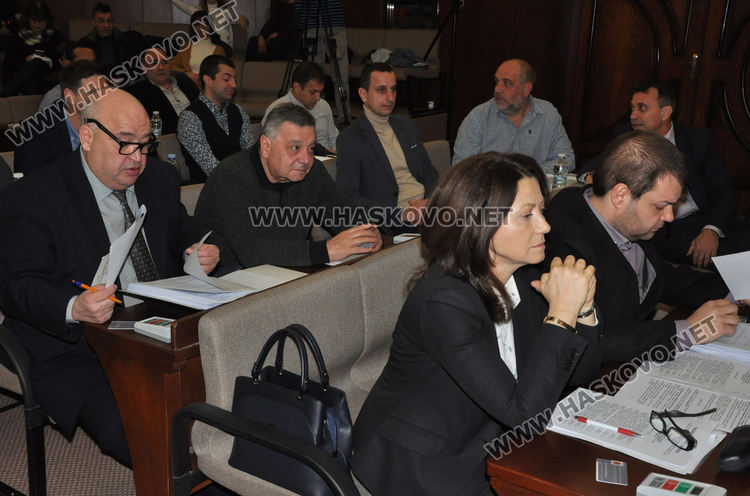 Гаф в Стратегията за общинската собственост,  кметът с извинение