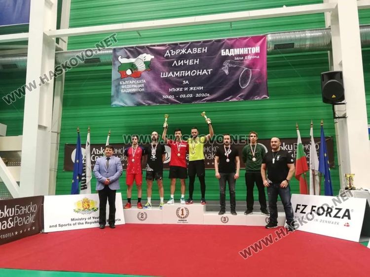  Бойчинов и Панев със злато  и бронз на двойки от Държавното по бадминтон