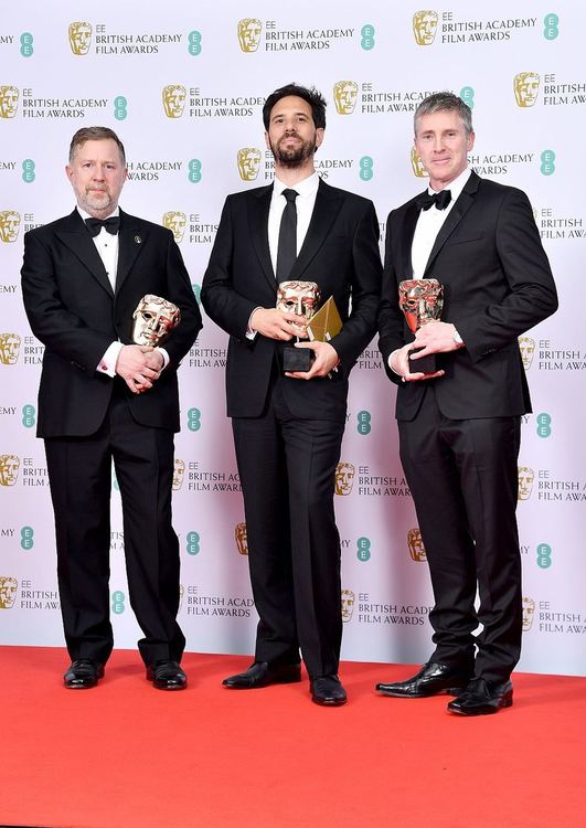 На червения килим на БАФТА с дрехи „втора ръка“ 