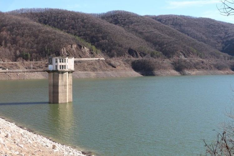 Критично ниски нива на водата в язовирите Огоста и Върбешки