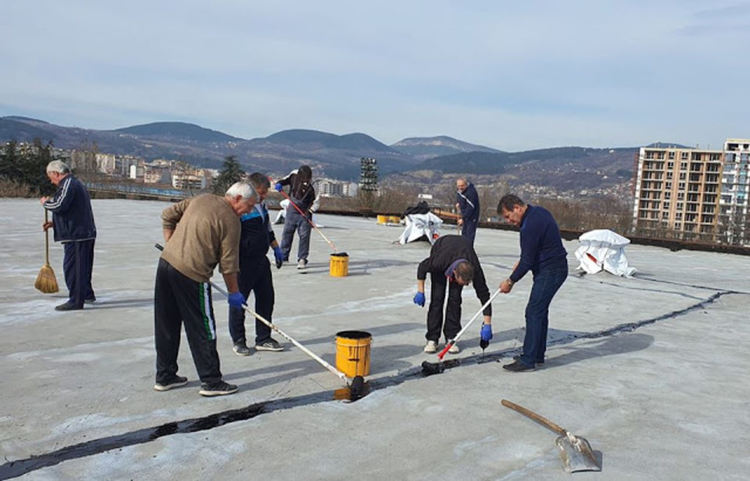 Неволята събира ентусиасти на покрива на зала „Арпезос“