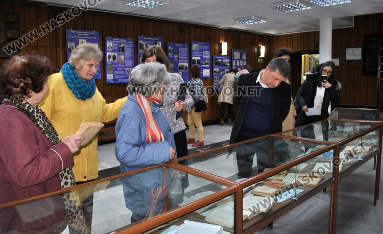 Изложба за 135 г. от рождението на проф. д-р Асен Златаров в хасковската библиотека