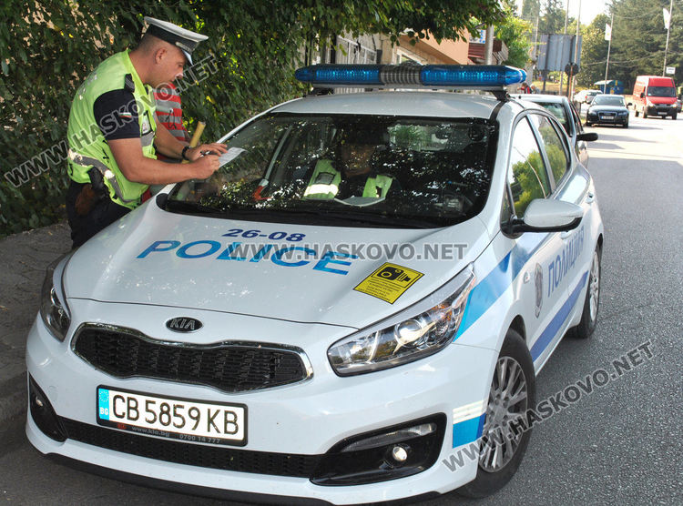 3 акта за дрогиран шофьор без книжка, карал незаконен мотоциклет 