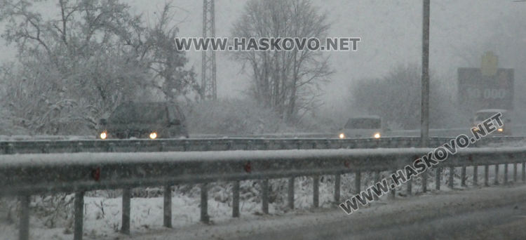 Аварирал автовоз затвори пътя между Голямата звезда и Тополовград
