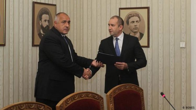 Защо Радев "сне доверие" от Борисов, отговорът иде от САЩ?