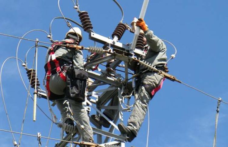 Възстановиха електрозахранването в повечето села, 8 все още са без ток