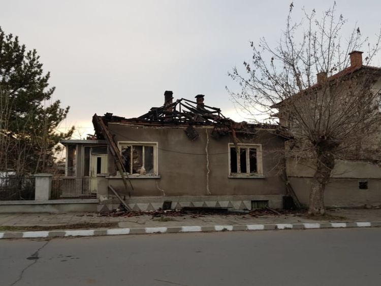 Самонастанил се мъж подпалил къща в Първомай