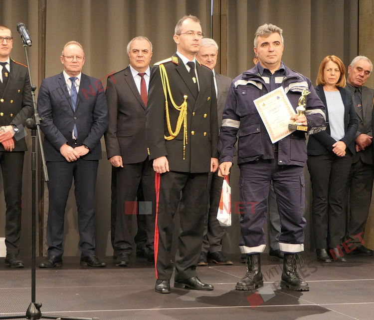 Пожарникарят Динко Тодоров бе отличен на церемонията „Пожарникар на годината”