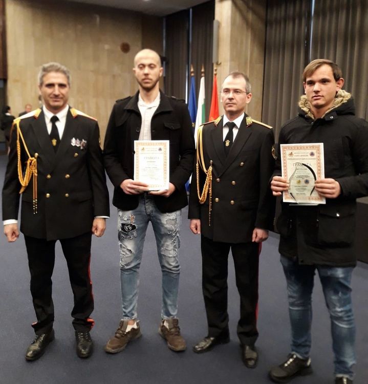 Спасителите на човешки живот Денис и Марчело от Елховец с "Отличен" на националния конкурс "Пожарникар на годината"- 2019